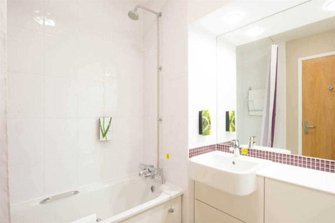 Premier Inn Cambridge Girton  Bagian luar foto