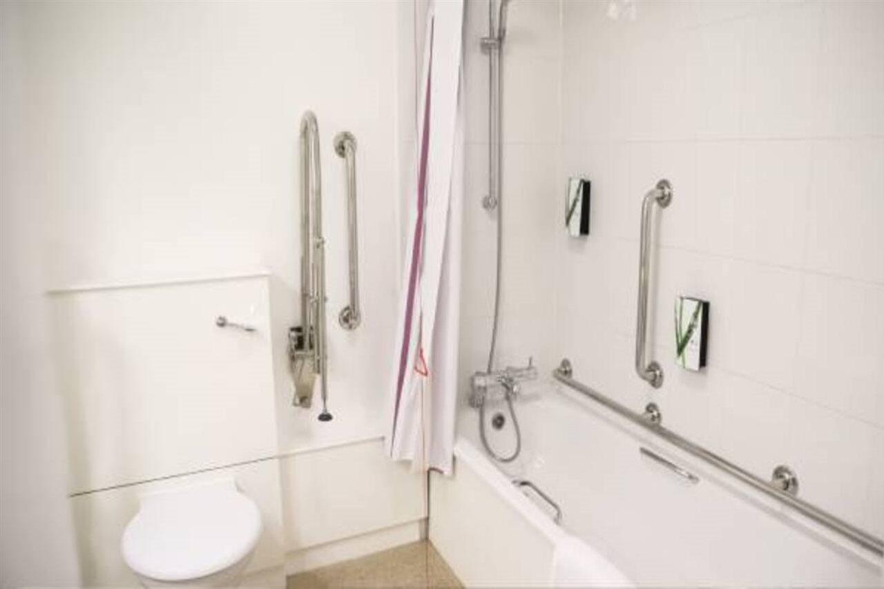 Premier Inn Cambridge Girton  Bagian luar foto