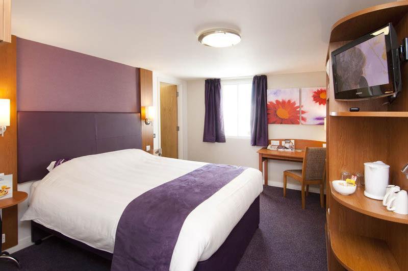 Premier Inn Cambridge Girton  Bagian luar foto
