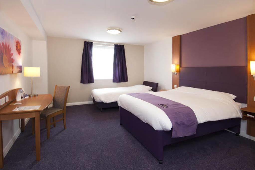 Premier Inn Cambridge Girton  Bagian luar foto