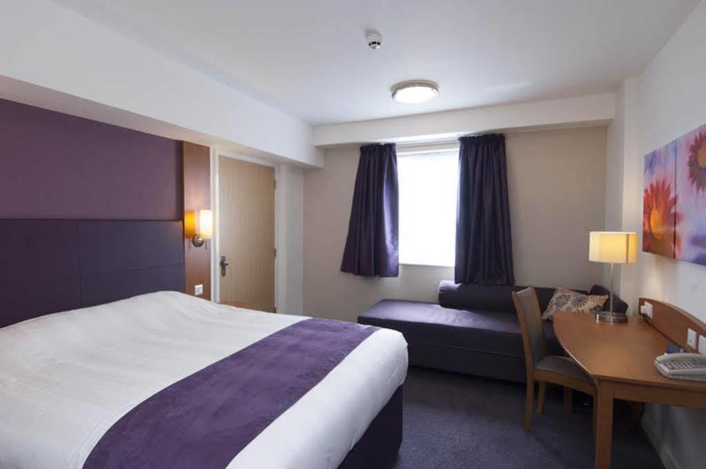 Premier Inn Cambridge Girton  Bagian luar foto
