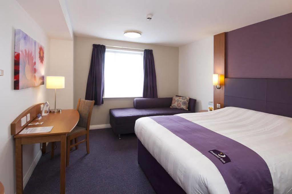 Premier Inn Cambridge Girton  Bagian luar foto