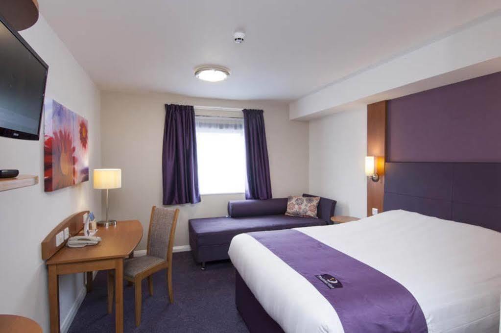 Premier Inn Cambridge Girton  Bagian luar foto