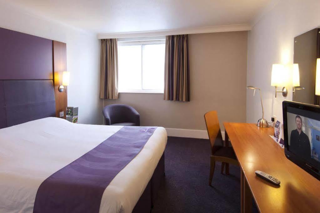 Premier Inn Cambridge Girton  Bagian luar foto