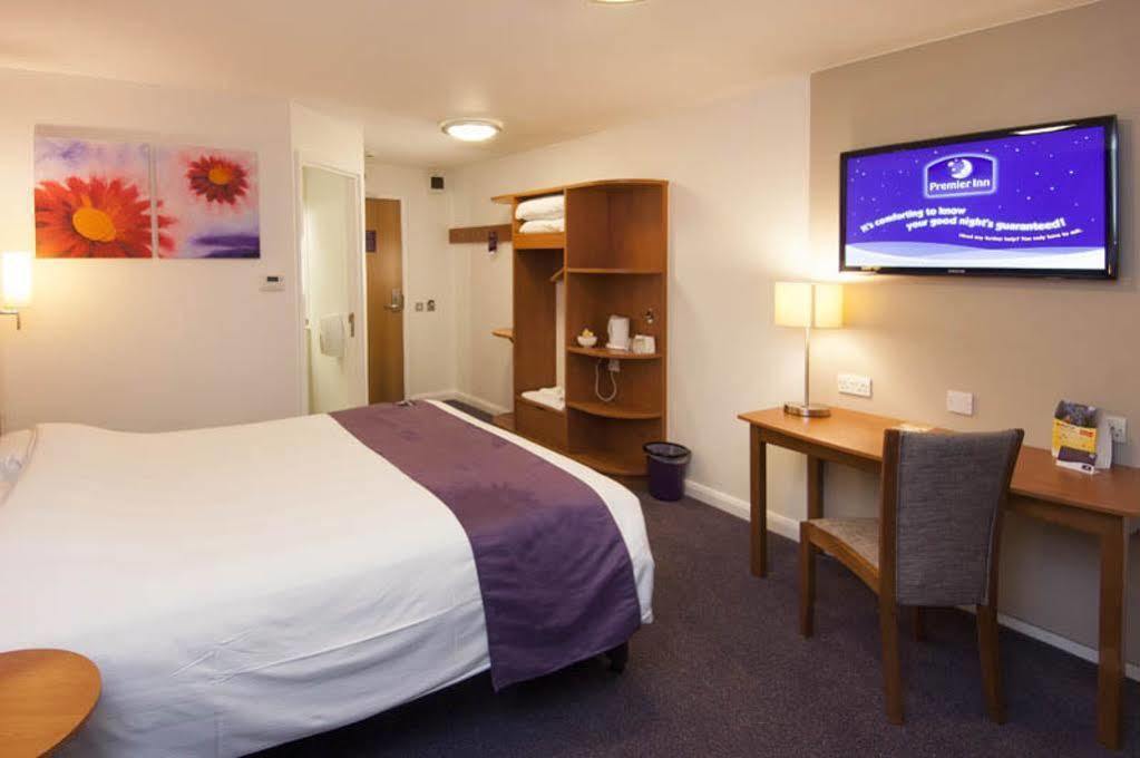 Premier Inn Cambridge Girton  Bagian luar foto