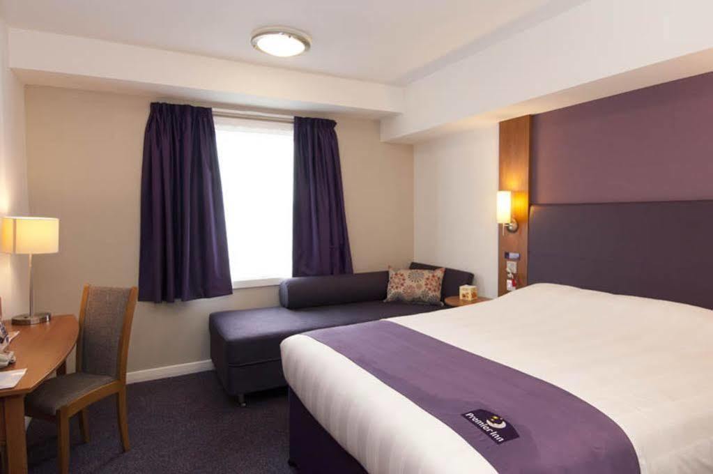 Premier Inn Cambridge Girton  Bagian luar foto