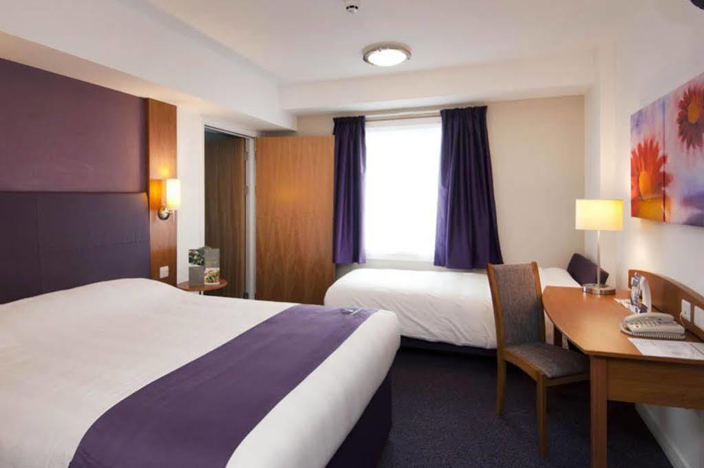 Premier Inn Cambridge Girton  Bagian luar foto